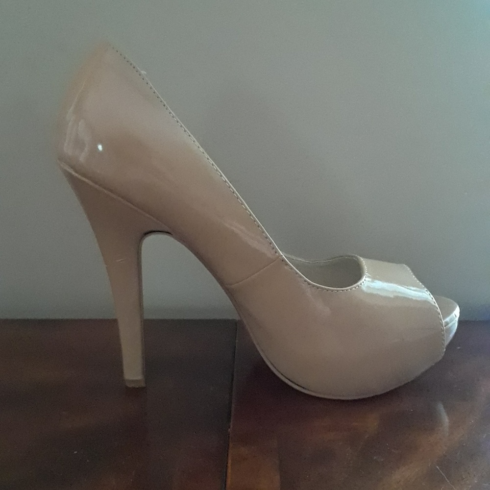 NUDE HEELS